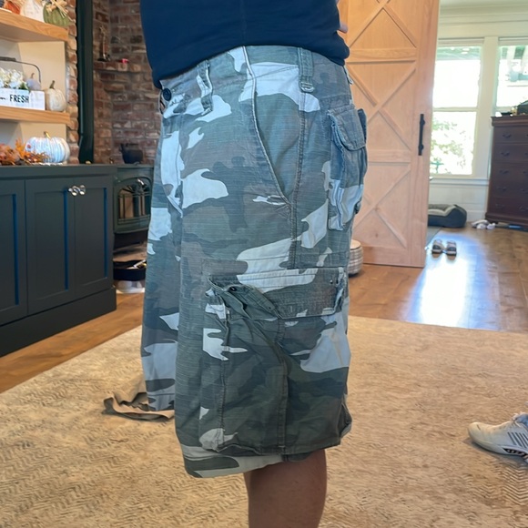 Wearfirst Camo shorts long style fit like a 32 - Picture 2 of 9